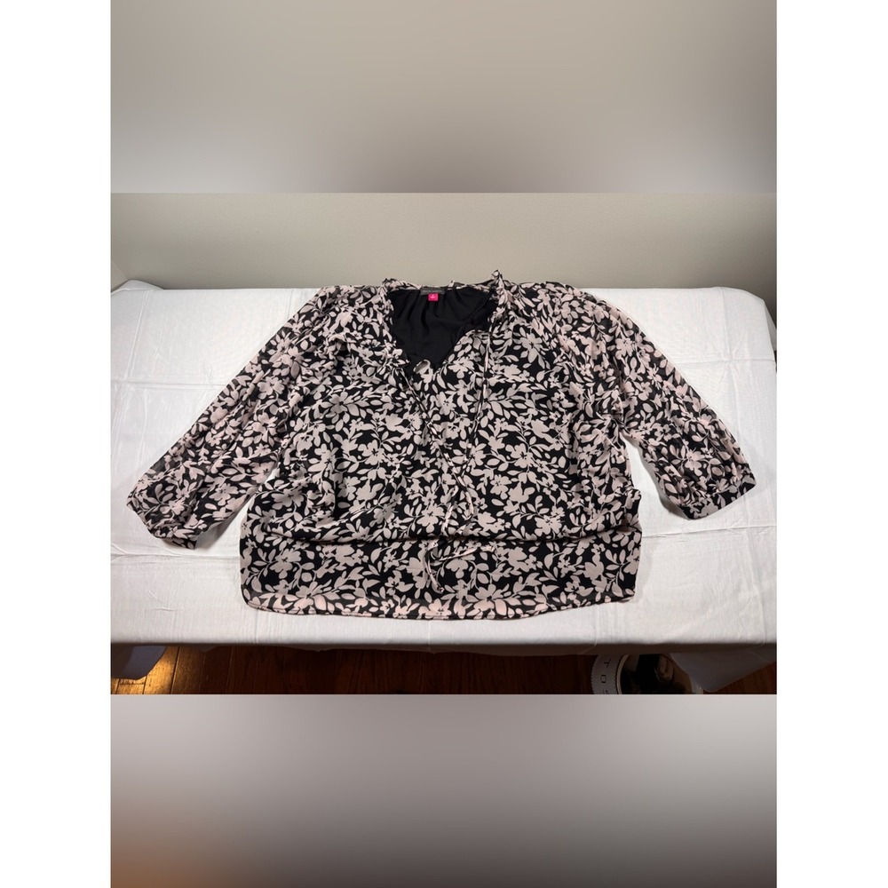 Vince Camuto Womens 1X Black Pink Floral Chiffon Tie Neck Blouse Top